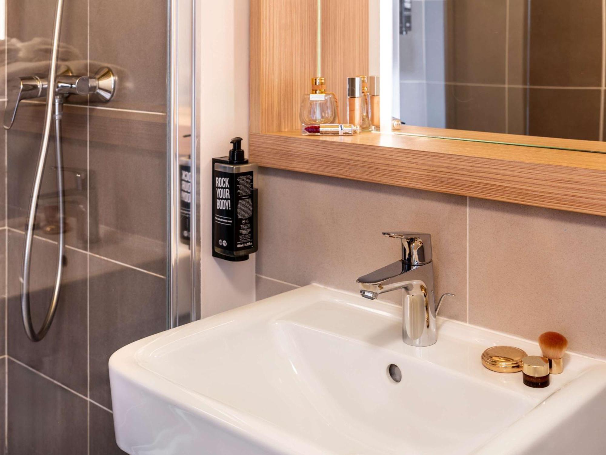 Ibis Styles Prevessin Geneve Aeroport Otel Dış mekan fotoğraf